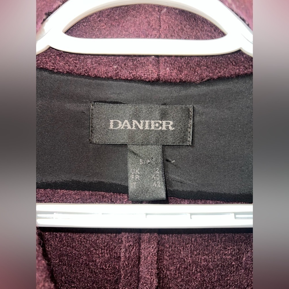 Danier Leather BOGO and wool blend women’s burgundy and black coat ⚫️ - Picture 3 of 10